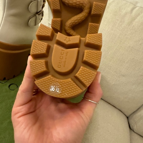 Brand new and authentic Gucci heels - Picture 7 of 7